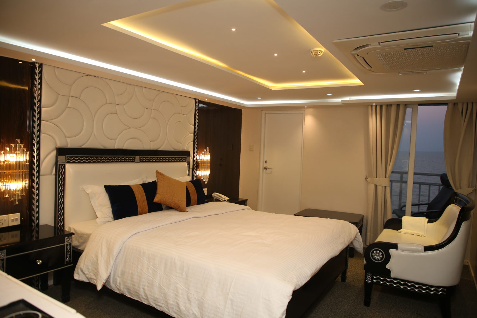 bay one ticket, bay one cruise ship, book bay one ticket